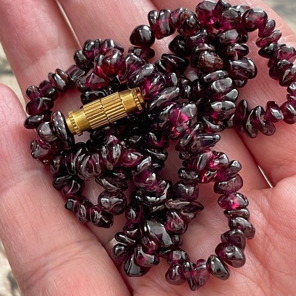 Genuine garnet bead necklace - Picture 2 of 6